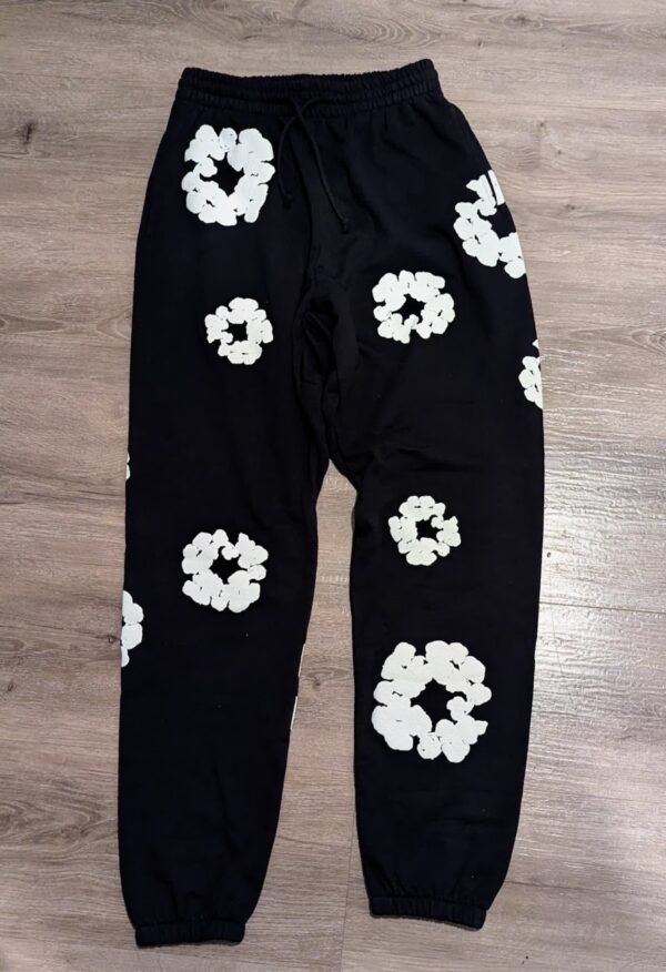 DT Cotton Wreath Sweats Black